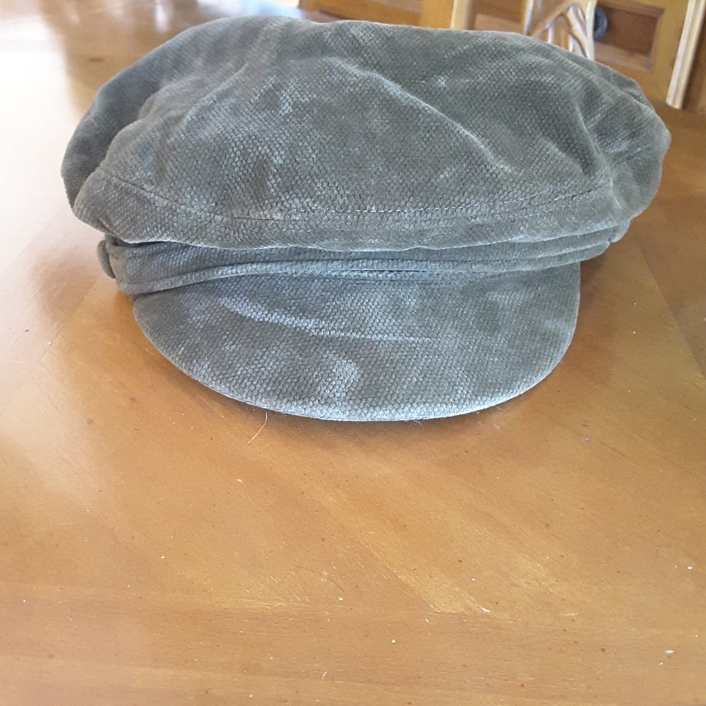 Cute hat - Picture 2 of 4